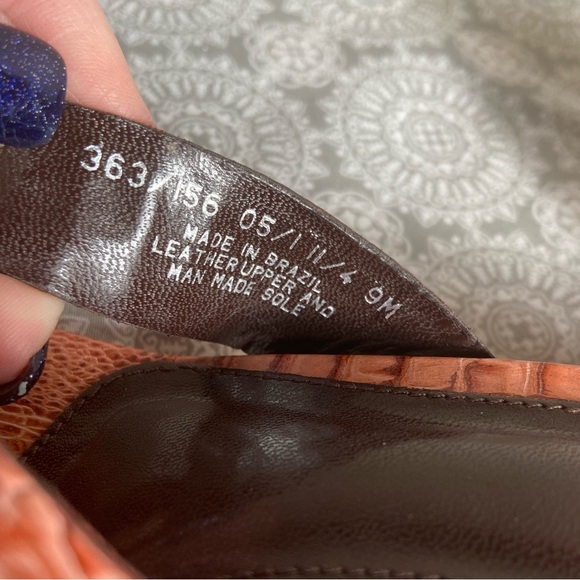 Franco Sarto~Croc-Embossed~Leather~Thong~Wedge~Sandal~Metal Ring Detail~Size 9 - Picture 9 of 11